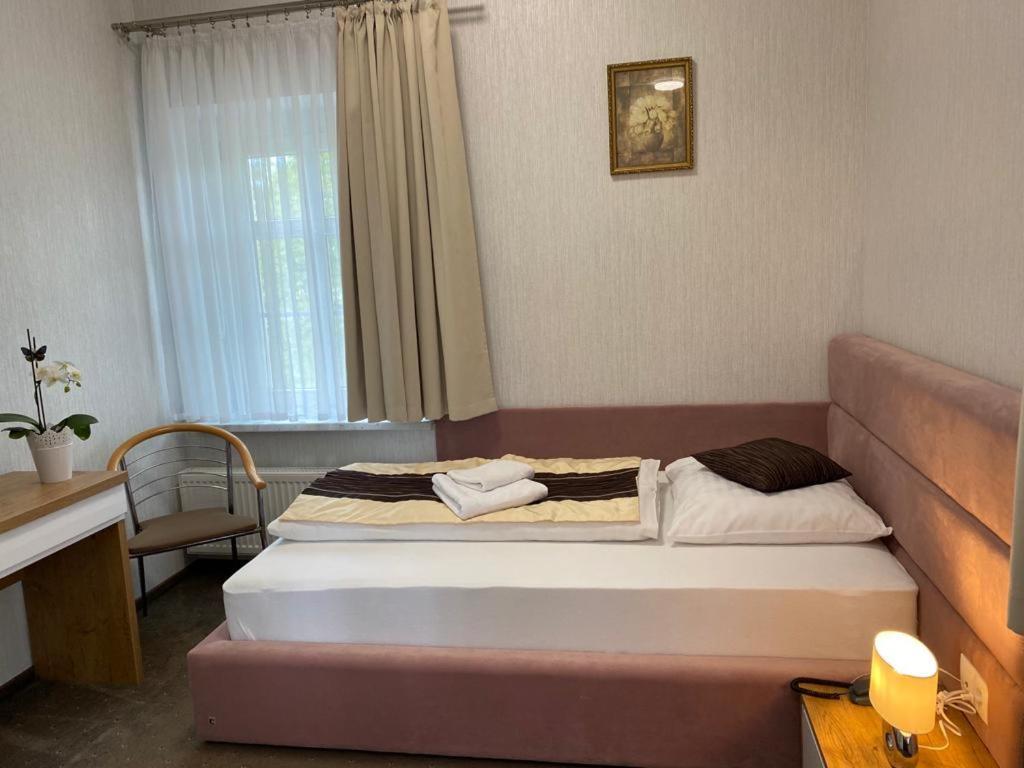 Park Hotel Dobrodzien Buitenkant foto