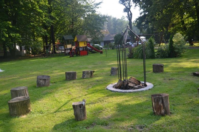 Park Hotel Dobrodzien Buitenkant foto